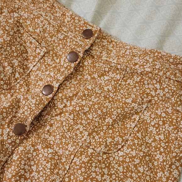 Snap button mini skirt - Picture 2 of 4